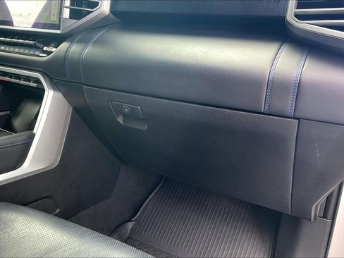 Used 2025 Toyota Sequoia Platinum AWD/4WD image 15