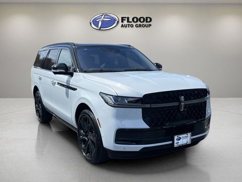 Used 2025 Lincoln Navigator Black Label image 1