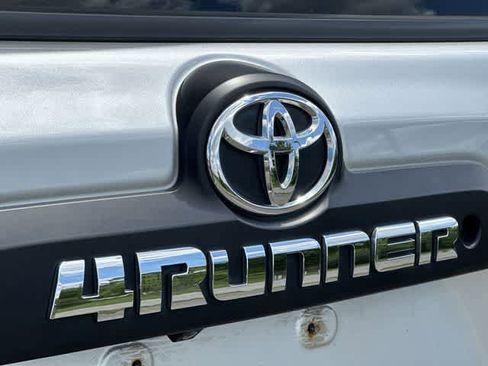 Used 2017 Toyota 4Runner TRD Off-Road Premium AWD/4WD image 18