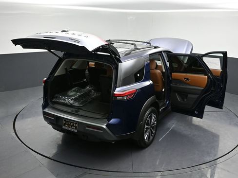New 2026 Nissan Pathfinder Platinum AWD/4WD image 36