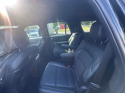 Used 2026 Lincoln Navigator Reserve w/ Jet Appearance Package AWD/4WD image 10