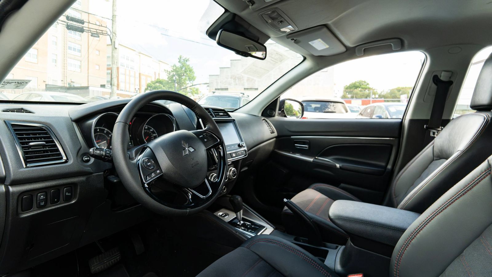 Used 2023 Mitsubishi Outlander Sport SE AWD/4WD image 28