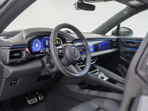 New 2025 Porsche Macan Turbo Electric image 4
