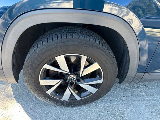 Used 2021 Volkswagen Atlas Cross Sport SE FWD image 19