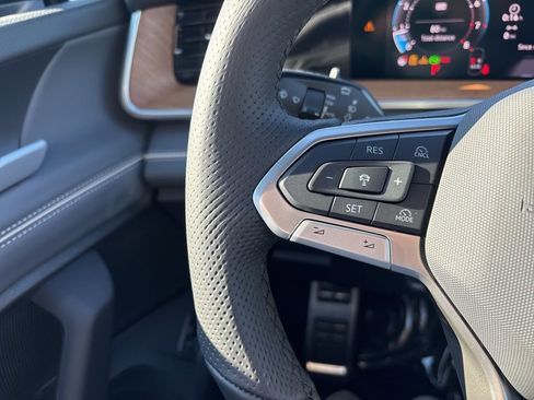 New 2026 Volkswagen Tiguan SEL R-Line image 17