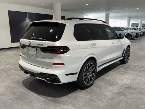 New 2026 BMW X7 M60i image 7