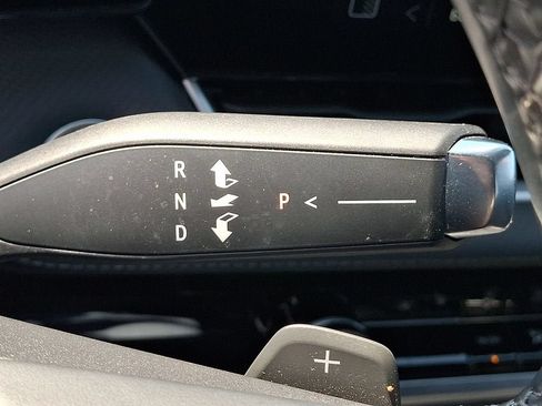 Used 2025 Chevrolet Equinox LT AWD/4WD image 14