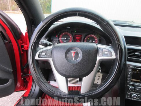 Used 2009 Pontiac G8 GXP image 10