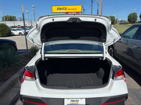 Used 2026 Hyundai Elantra Sport FWD image 30