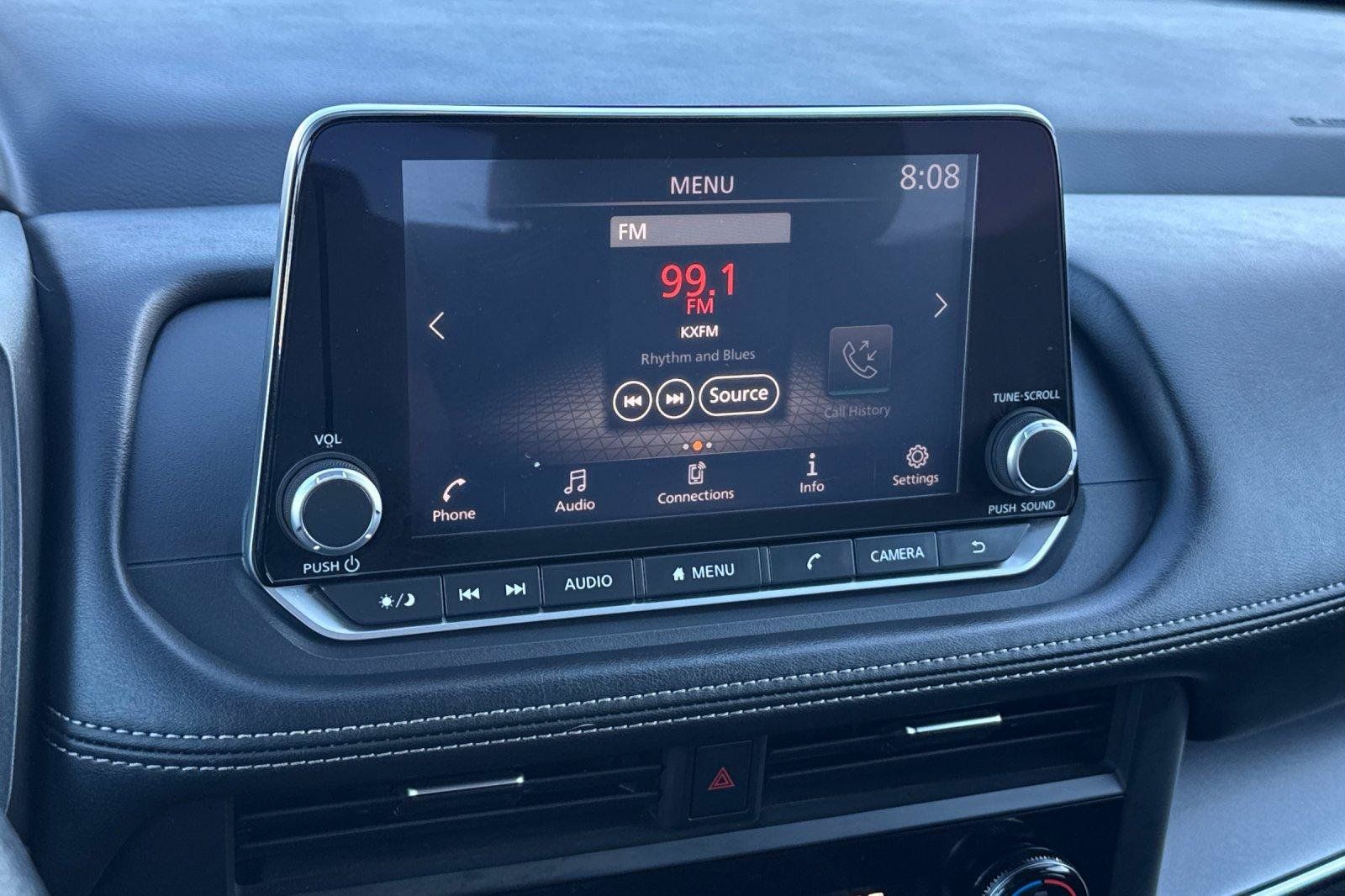 Used 2024 Nissan Rogue SV FWD image 21