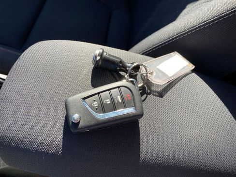 Used 2025 Toyota Corolla LE image 22