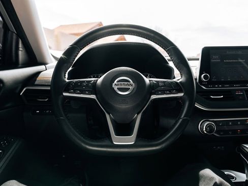 Used 2019 Nissan Altima 2.5 SR w/ SR Premium Package image 18