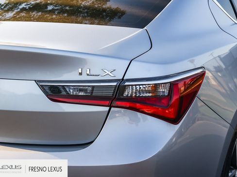 Used 2019 Acura ILX w/ Premium Package FWD image 7