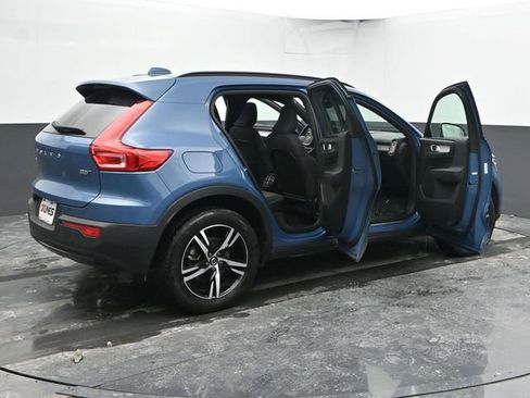Used 2024 Volvo XC40 B5 Core image 56
