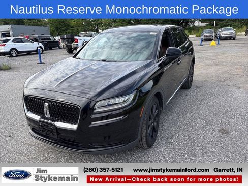 Used 2023 Lincoln Nautilus Reserve w/ Equipment Group 201A AWD/4WD image 3