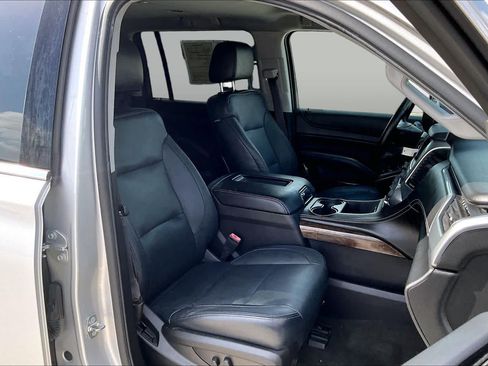 Used 2016 Chevrolet Suburban LS RWD image 9