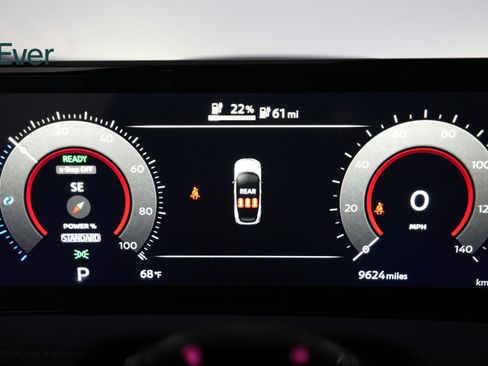 Used 2024 Nissan Ariya AWD image 7