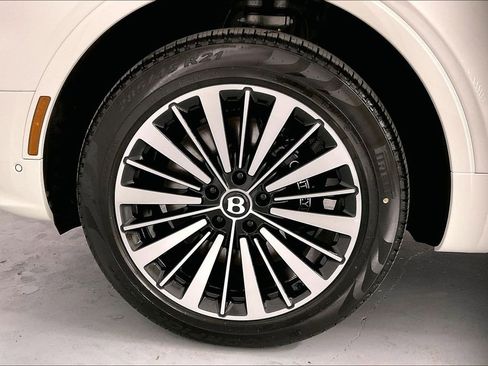New 2026 Bentley Bentayga AWD/4WD image 17