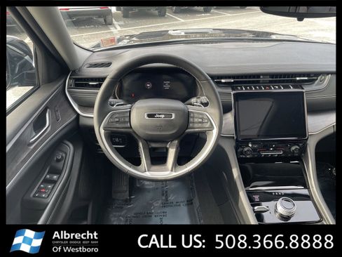Used 2024 Jeep Grand Cherokee L Limited image 27