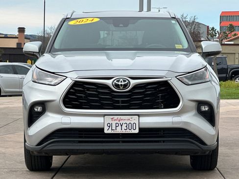 Certified 2024 Toyota Highlander XLE image 11