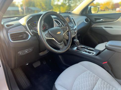 Used 2020 Chevrolet Equinox LT w/ Driver Convenience Package image 16