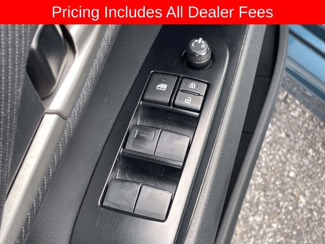 Used 2025 Toyota Camry SE FWD image 16