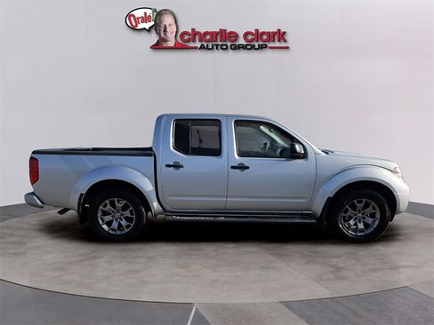 Used 2020 Nissan Frontier SV image 7