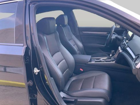 Used 2019 Honda Accord Sport image 9