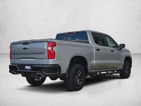 Used 2025 Chevrolet Silverado 1500 LT Trail Boss w/ Convenience Package II AWD/4WD image 5
