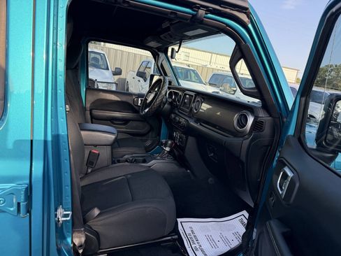 Used 2020 Jeep Wrangler Unlimited Sahara AWD/4WD image 10
