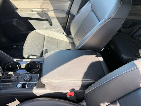 Certified 2023 Volkswagen Atlas SE w/ Panoramic Sunroof Package AWD/4WD image 14