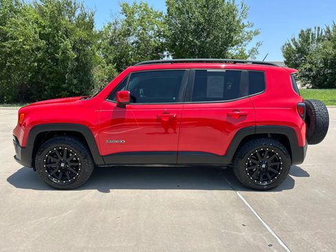 Used 2015 Jeep Renegade Latitude w/ Popular Equipment Group FWD image 9
