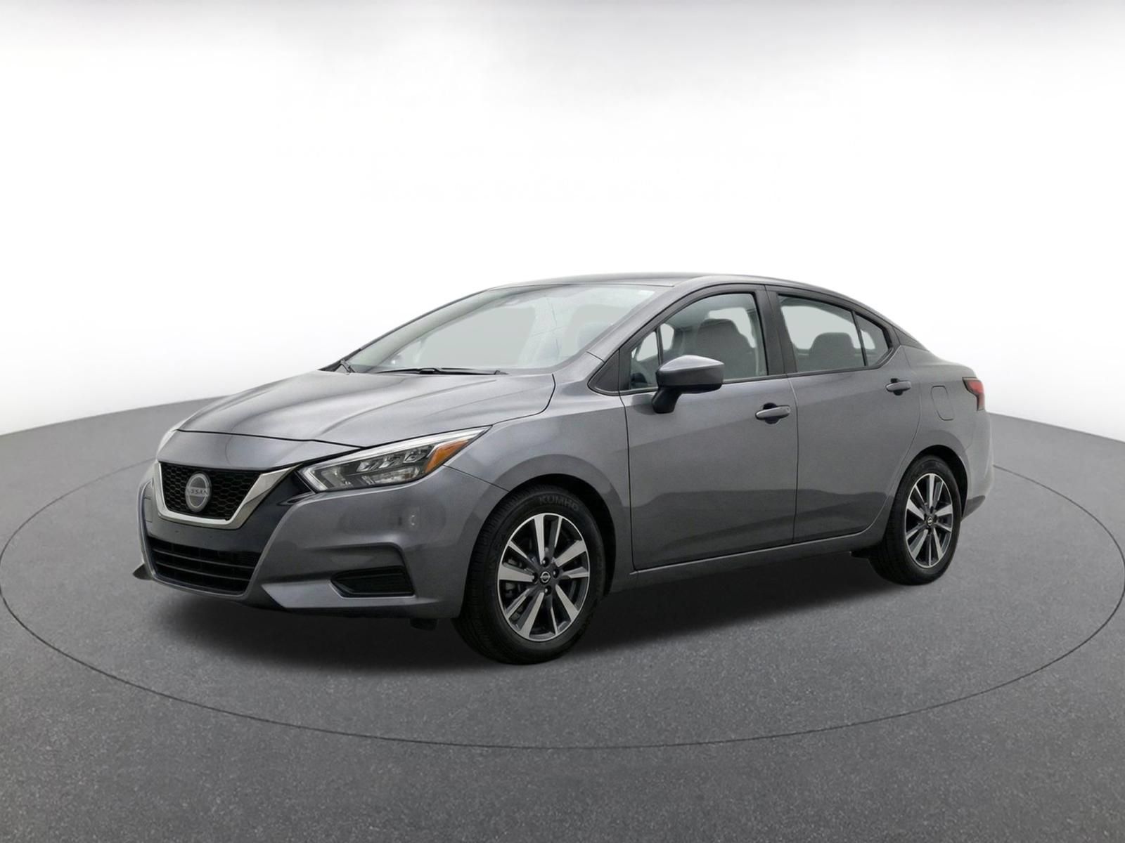 Used 2025 Nissan Versa SV FWD image 3