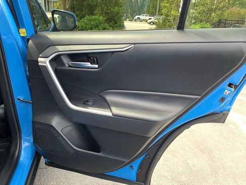 Used 2019 Toyota RAV4 XLE w/ Convenience Package image 11