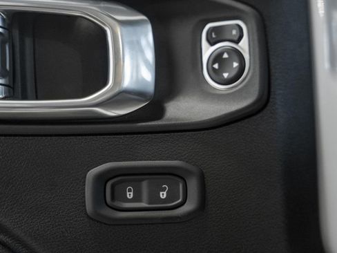 New 2025 Jeep Gladiator Sport image 34