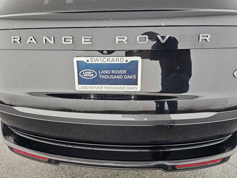 Used 2023 Land Rover Range Rover SE image 13