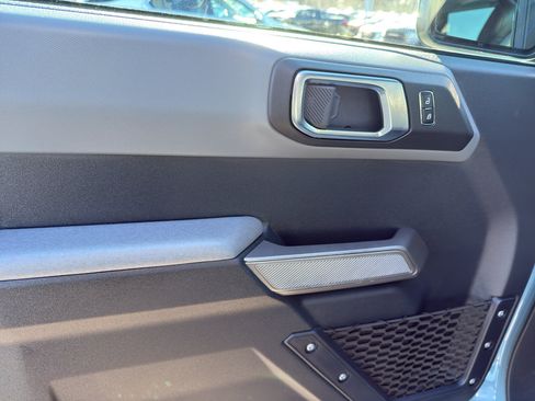 Used 2023 Ford Bronco Black Diamond image 12