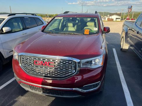 Used 2018 GMC Acadia Denali w/ Technology Package AWD/4WD image 2