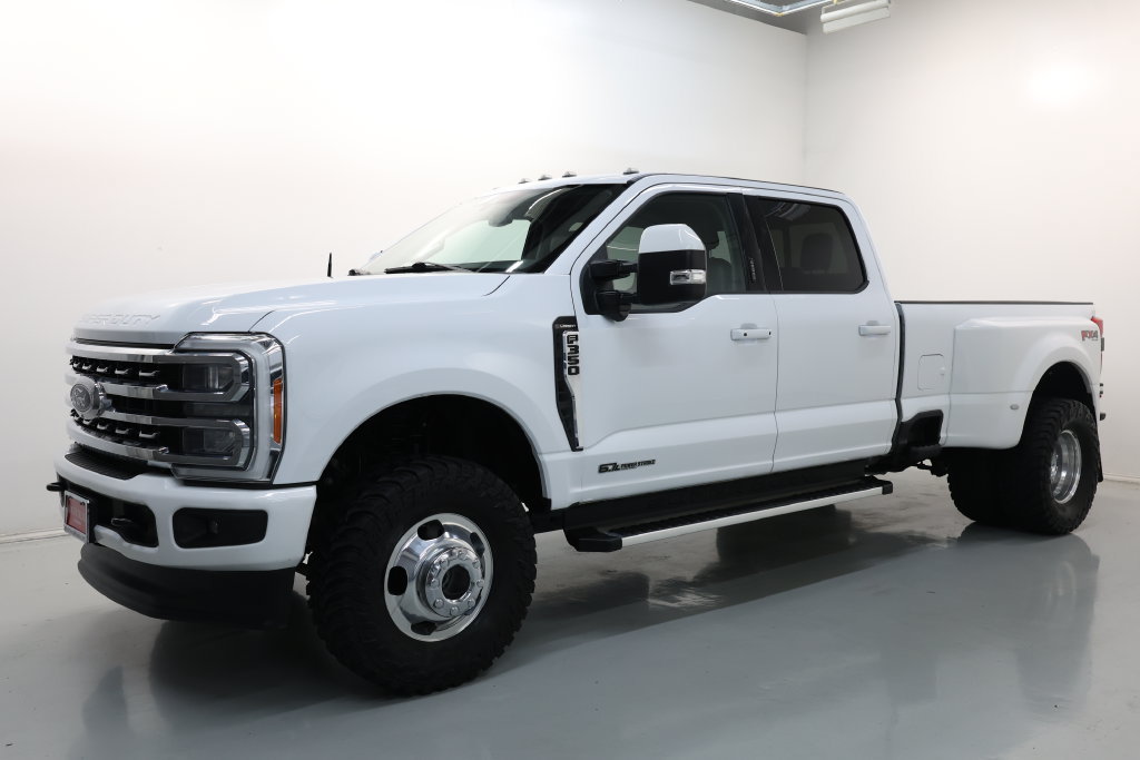 Used 2023 Ford F350 Lariat w/ FX4 Off-Road Package AWD/4WD image 57