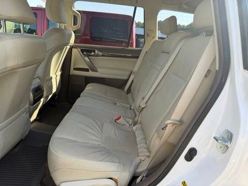 Used 2019 Lexus GX 460 Premium w/ Premium Package AWD/4WD image 9