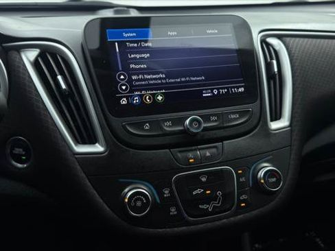 Used 2022 Chevrolet Malibu LS FWD image 32