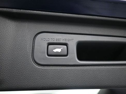 Certified 2024 Honda Pilot Elite image 24