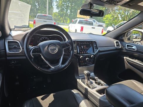 Used 2021 Jeep Grand Cherokee Laredo X image 21