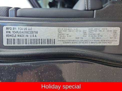 New 2025 Jeep Grand Cherokee Laredo w/ Luxury Tech Group I image 41