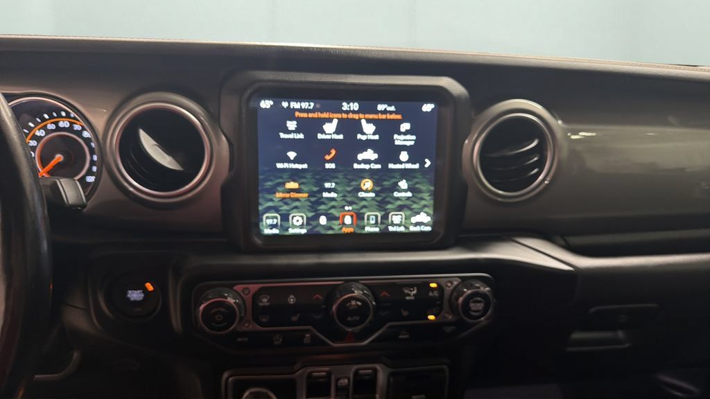 Used 2023 Jeep Gladiator Overland w/ Cold Weather Group AWD/4WD image 11