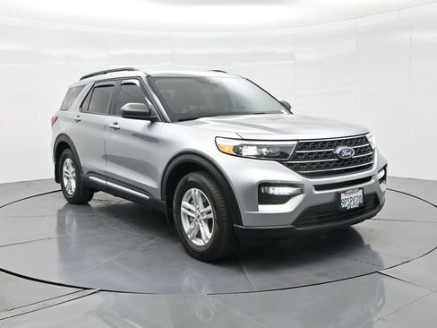 Used 2024 Ford Explorer XLT RWD image 59