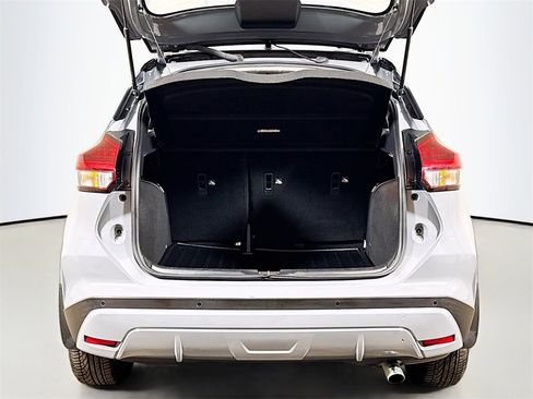 Used 2023 Nissan Kicks SR w/ SR Premium Package image 23