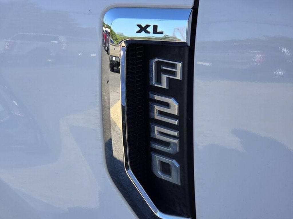 Used 2020 Ford F250 XL w/ Power Equipment Group RWD image 9