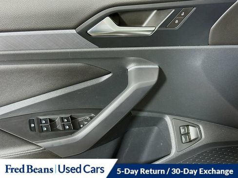 Used 2024 Volkswagen Jetta SE FWD image 23