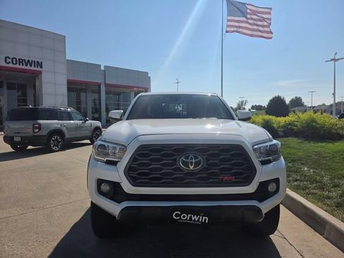 Used 2022 Toyota Tacoma TRD Off-Road w/ Technology Package AWD/4WD image 10